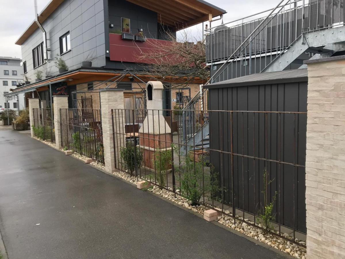 Tiny House Black Pearl Теттнанґ Екстер'єр фото