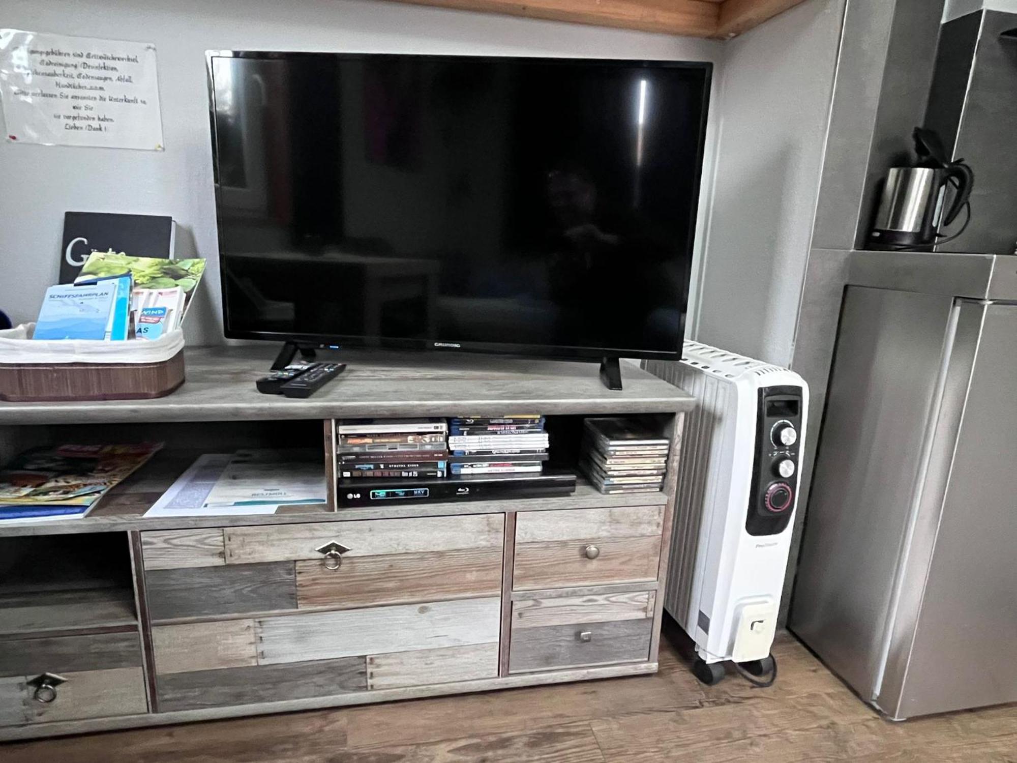 Tiny House Black Pearl Теттнанґ Екстер'єр фото